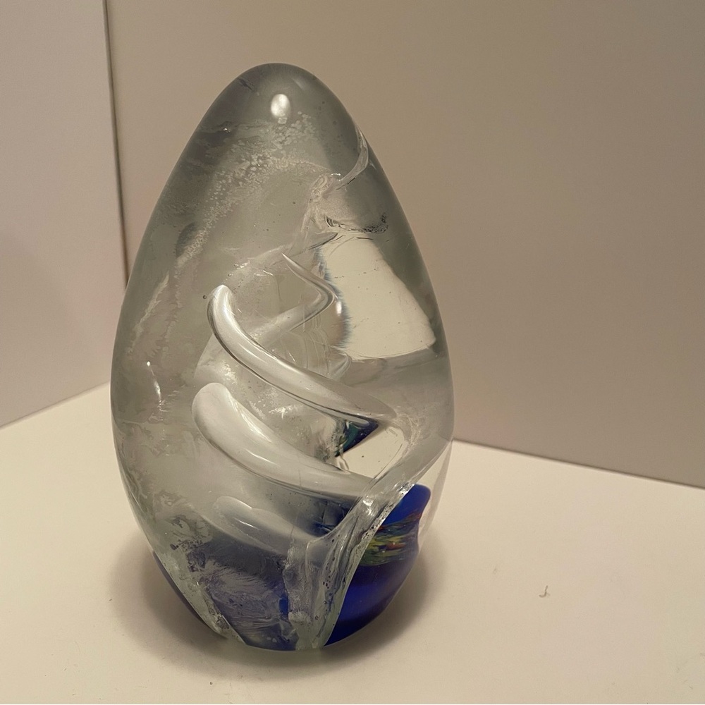 Dynasty Gallery Egg‎ Shaped Paperweight